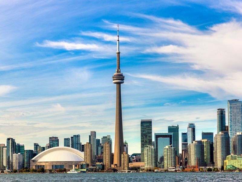 Best of Toronto City Tour with Boat Cruise and CN Tower - St. Lawrence Market or the Distillery District