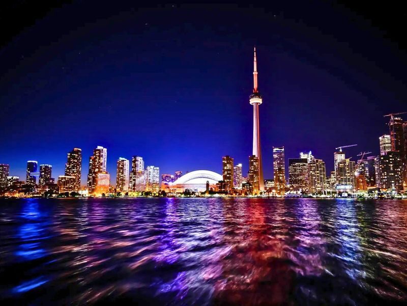 Best of Toronto City Tour with Boat Cruise and CN Tower - Who this tour suits best