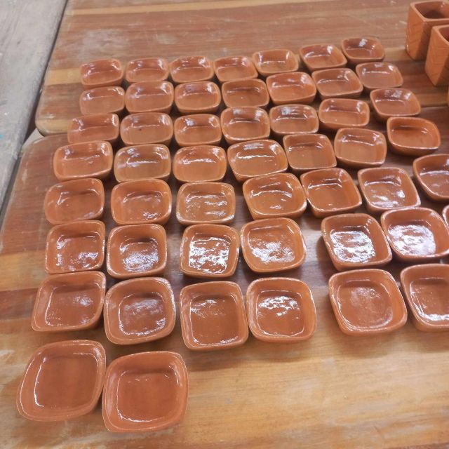 Best Pottery Class on Santiago Island - Language Options and Pickup