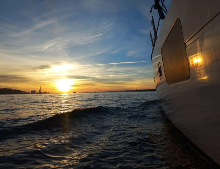 Best Price on Board Catamaran, Sunset, Music, Drinks - Good To Know