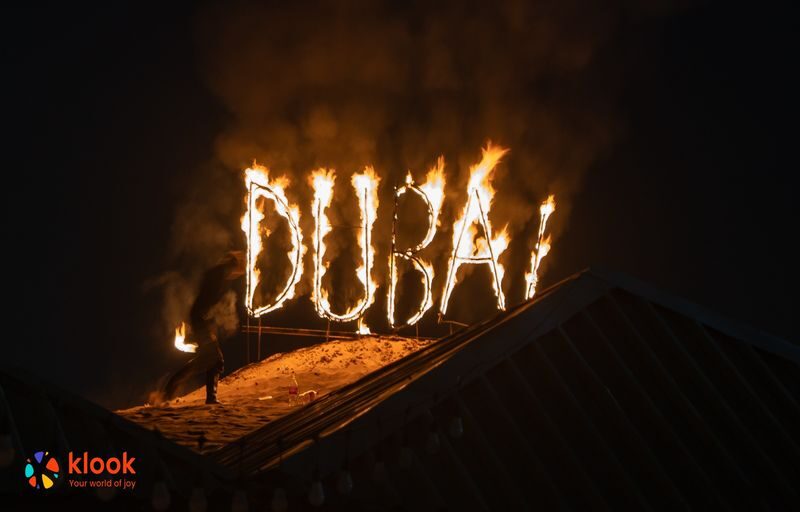 Best Red Dune Deluxe Desert Safari in Dubai - Dinner and live entertainment