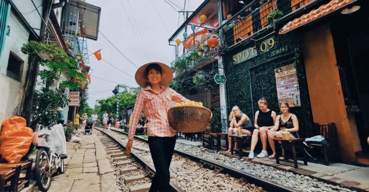 Best Seller Hanoi Street Food Tour With Train Street Visit - Itinerary Highlights