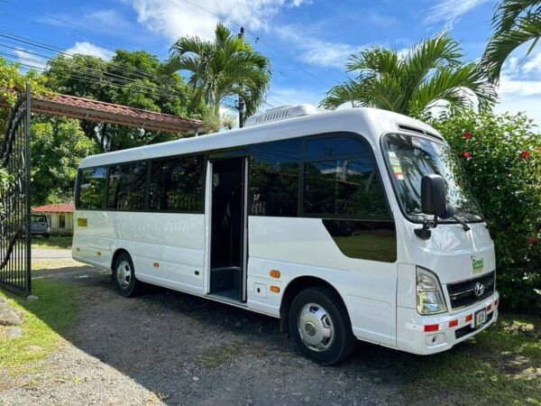 Best Value Deluxe Transportation La Fortuna - Manuel Antonio - Customer Support and Flexibility