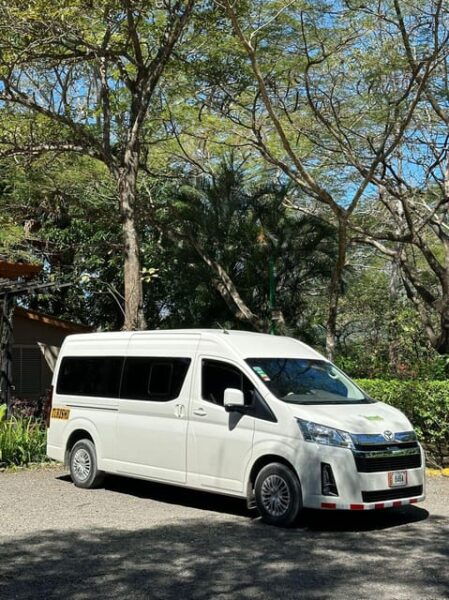 Best Value Deluxe Transportation La Fortuna - Manuel Antonio - Customizable Travel Plans