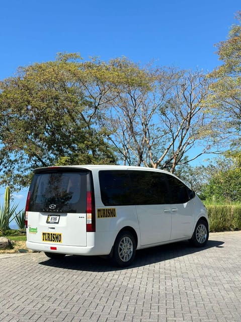 Best Value Deluxe Transportation La Fortuna - Tamarindo - Service Details and Features