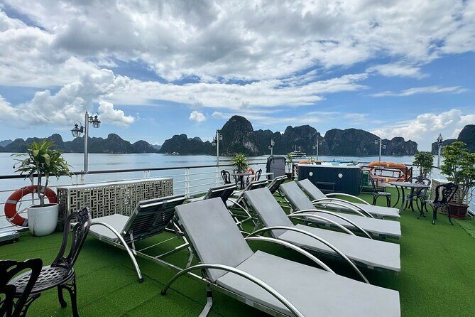 Best Value Ha Long bay 1 day - Lunch, kayak, swimming, transfer - Boarding the Cruise – First Impressions  