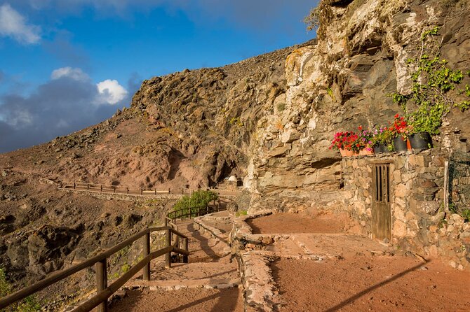 Betancuria Active Hiking Tour - Weather, Minimum Travelers, and Traveler Reviews