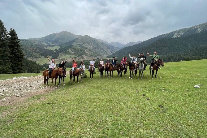 Between Peaks and Traditions: A Scenic 5-Day Kyrgyz Journey - What makes this Kyrgyz adventure stand out?