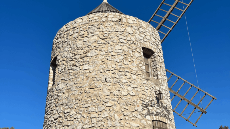 Between Sea and Hills: in the Footsteps of Allauch, Aix, Marseille - Marseille: A Blend of History and Modernity