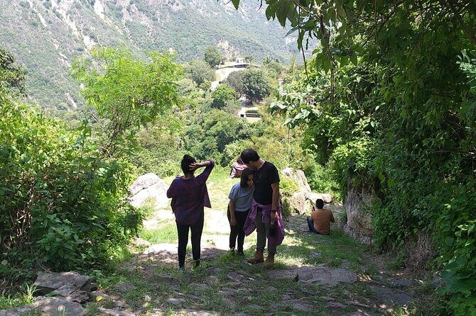 Between Tunnels and Bats - The Sum Up