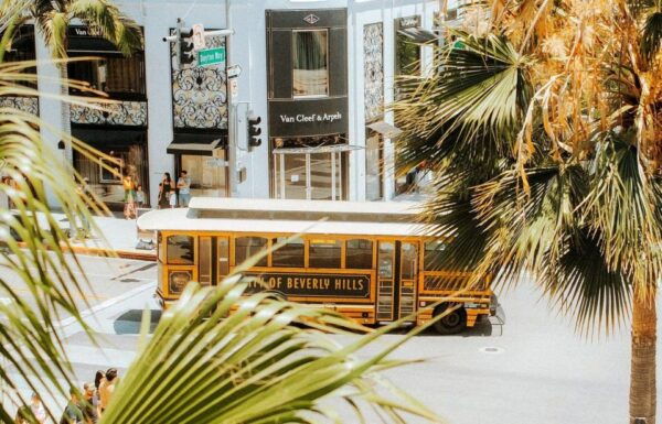 Beverly Hills Walking In-App Audio Tour - The Sum Up