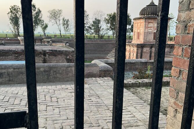 Beyond Borders Wagah Beeting The Retreat Ceremony Tour - A Detailed Look at the Experience