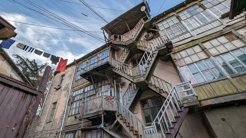 Beyond the Old City: Tbilisi's Hidden Gems Walking Tour - Good To Know