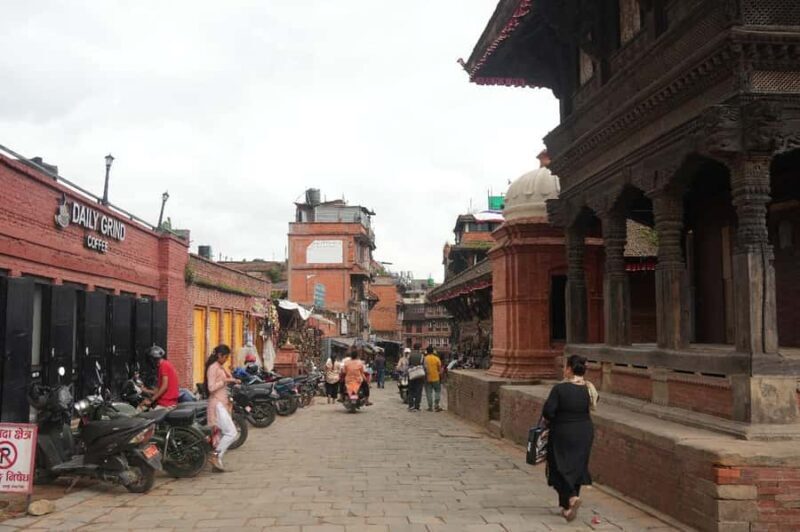 Bhaktapur: Visit 3+ Ponds, Durbarsquare & 5+ Food Testing - An In-Depth Look at the Tour