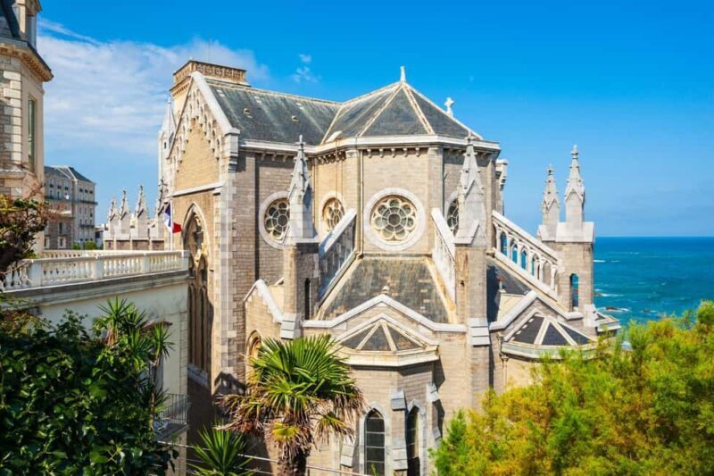 Biarritz: 2-hour Best Intro Walking Tour with a Local - The Sum Up