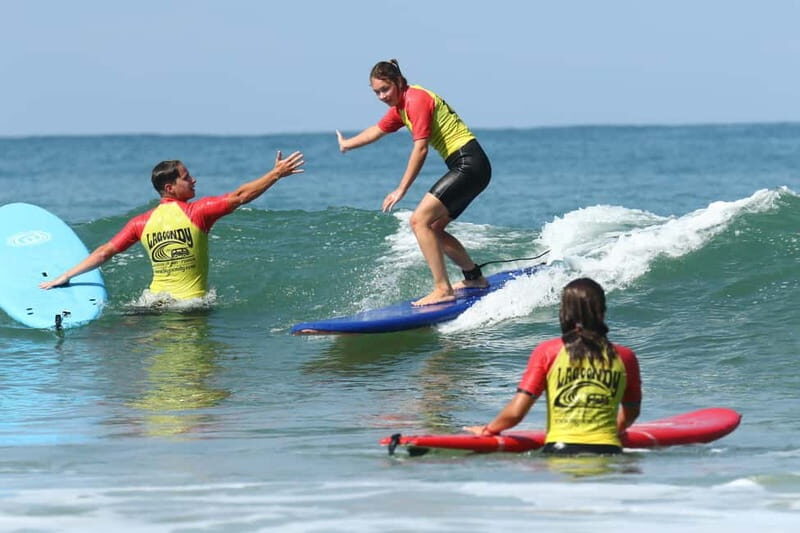 Biarritz: Surf lessons on the Côte des Basques beach - An inside look at the surf lesson experience in Biarritz