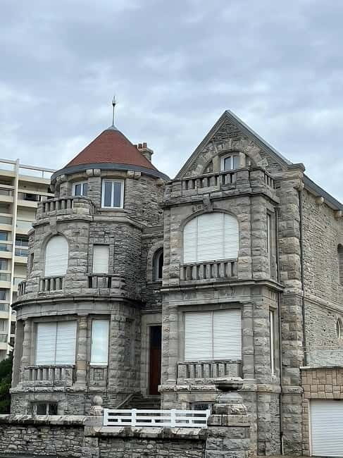 Biarritz: Walking Tour with a true native Basque ! - FAQ