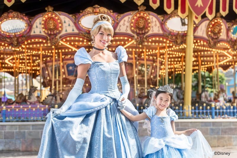 BibbidiBobbidiBoutique - Disney Princess Make-up and Photo Shooting Service - A royal makeover inside Fantasyland