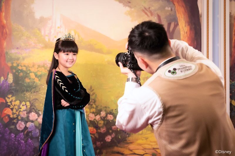 BibbidiBobbidiBoutique - Disney Princess Make-up and Photo Shooting Service - Who will get the most from it