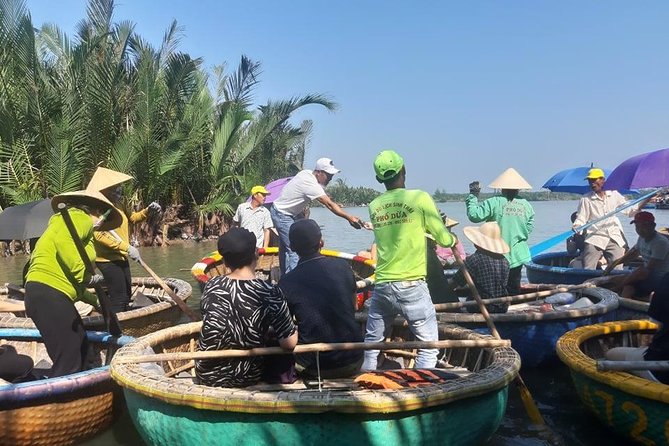 Bicycle to Tra Que Vegetable Village & Basket Boat 2 Destionation1 Tours - Exploring Tra Que Vegetable Village