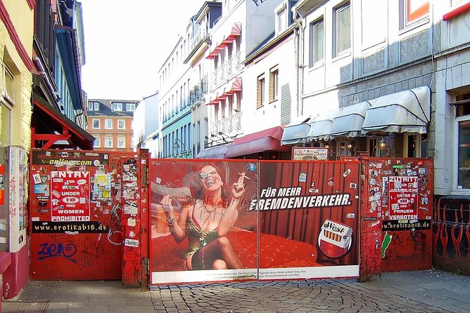 Bicycle Tour Through the "Other" Hamburg (Min.4) - Exploring Alternative Neighborhoods