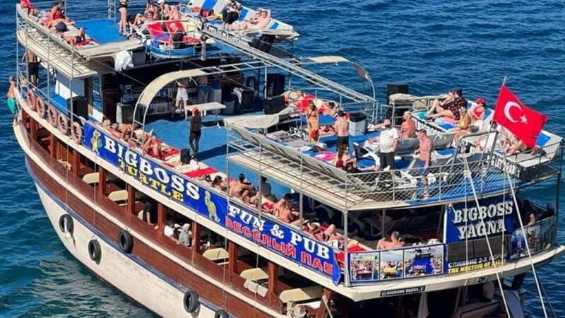 Big Boss Boat Trip Adults Only +16 - FAQ