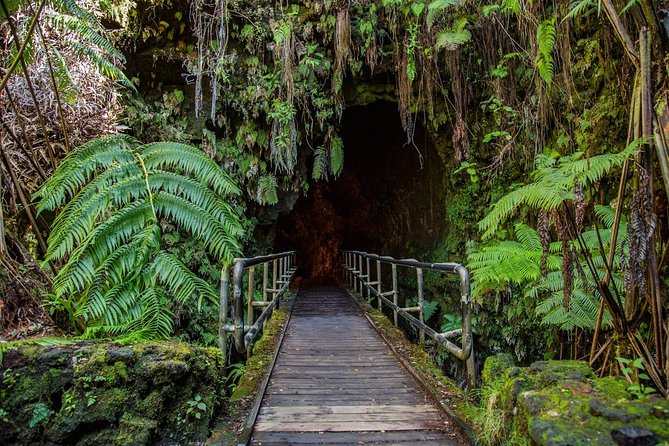 Big Island in a Day: Volcanoes Waterfalls Sightseeing and History - Immersion in Hawaiian Culture and History