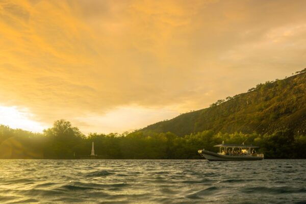 Big Island: Kona Super Raft Sunset Cruise - The Sum Up