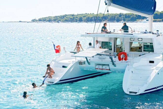Big Island: Luxury Catamaran Trip Along the Kona Coast - Snorkeling and Water Activities