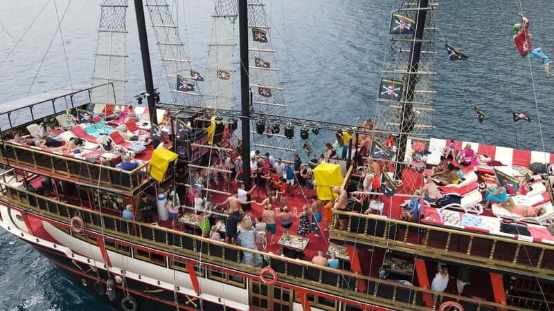 Bigboss Diamond Pirate Boat Trip - The Food and Drinks