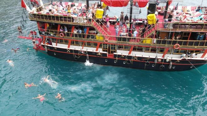 Bigboss Diamond Pirate Ship - Restrictions and Suitability