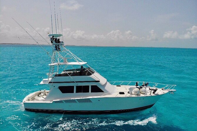 Biggest Luxury Yacht Boat Best in Cancun up to 28 Pax - Date and Travelers