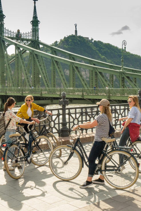 Bike & Budapest: Explore the Citys Charms in 2.5 Hours! - Key Points