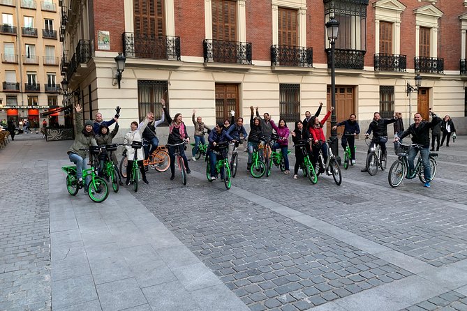BIKE or EBIKE Madrids Parks - Riverside and Casa De Campo Park - Tour Operator