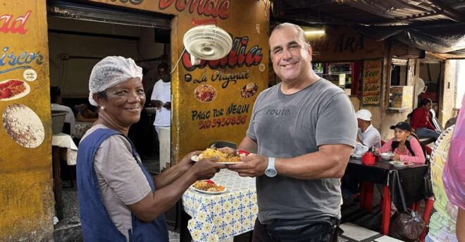 BIKE RIDE & LUNCH AT ANTHONY BOURDAIN FAVORITE CULINARY SPOT - Immersive Gastronomic Experience