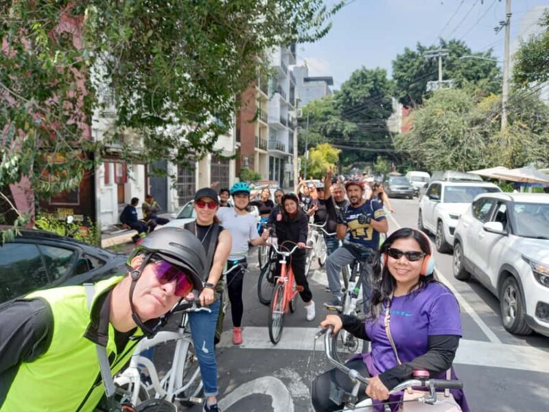 BIKE RIDE THROUGH ICONIC SITES OF THE CDMX / BREAKFAST & BEER - Why This Bike Tour Stands Out