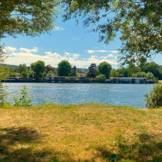 Bike Tour From Vernon to Giverny With Local Guide - Bike Rental and Tickets