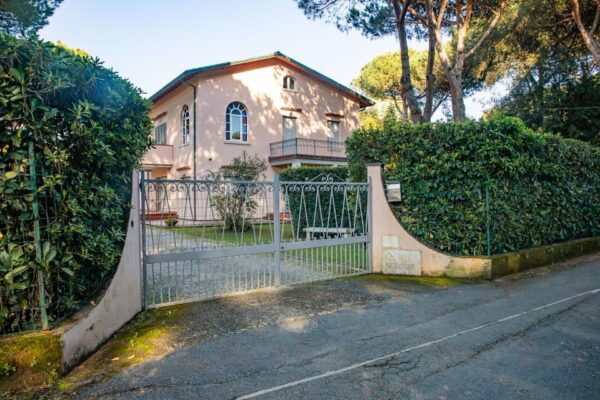 Bike Tour in Ronchi - Tour of the Tuscan Villas - Frequently Asked Questions