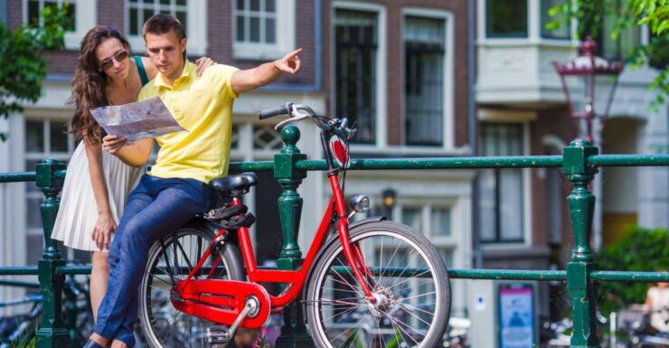 Bike Tour of Amsterdam Old Town, Top Attractions and Nature - Old Town Highlights: Canals, Landmarks, and Neighborhoods