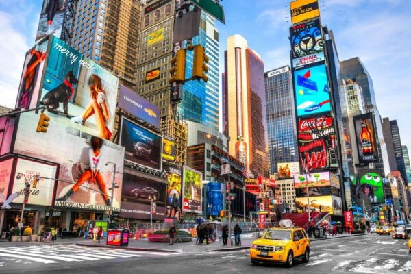 Bike Tour of Central Manhattan, Top Attractions and Nature - Exploring the Citys Iconic Buildings