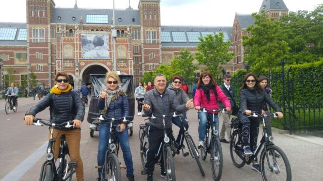 Bike Tour Through Jordaan and More (Spanish Only - Guaranteed!) - Exploring the Anne Frank House and Canal Ring