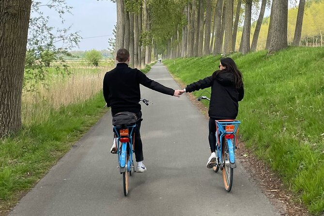 BikeTour Bruges & Damme in Spanish and English - Whats Included