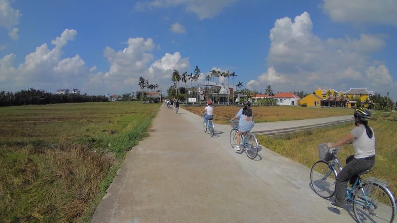 Biking and Cooking Experience in Hoi An - Meeting the farmers and working the garden