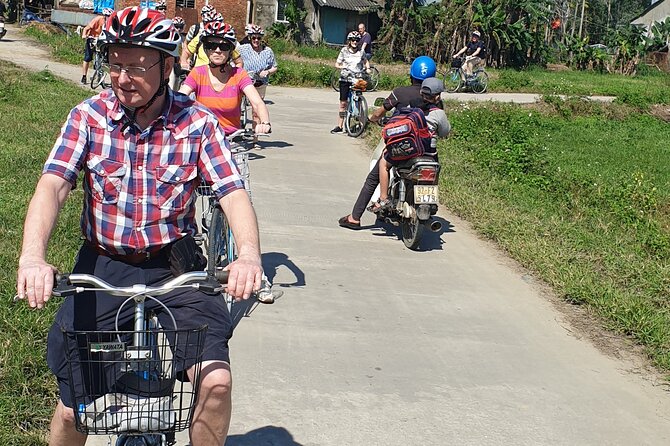 Biking and Enjoying Local Food - Unforgettable Culinary Experiences in Hoi an