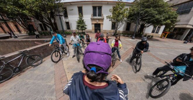 Biking in Full Color: Urban Art Bike Tour - Inclusions and Meeting Point Details