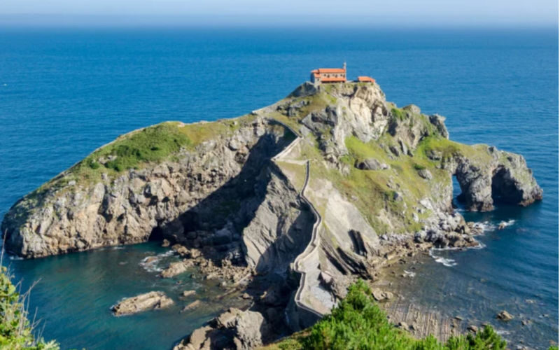 Bilbao Gaztelugatxe & Mundaka Half-Day Tour - Two Basque stops, one compact outing
