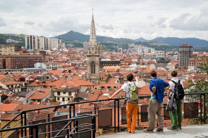BILBAO, GUGGENHEIM AND GAZTELUGATXE FROM SAN SEBASTIAN - Exploring the Bilbao Old Town