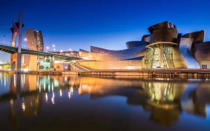 Bilbao: Guggenheim VIP Experience. Small Group. Expert Guide - Why Choose the Guggenheim VIP Tour?