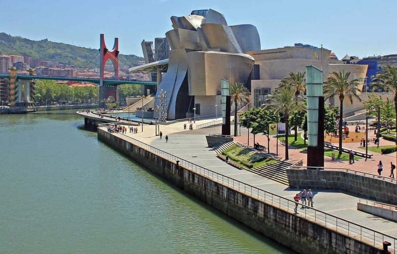 Bilbao: Guggenheim VIP Experience. Small Group. Expert Guide - The Value of This Experience