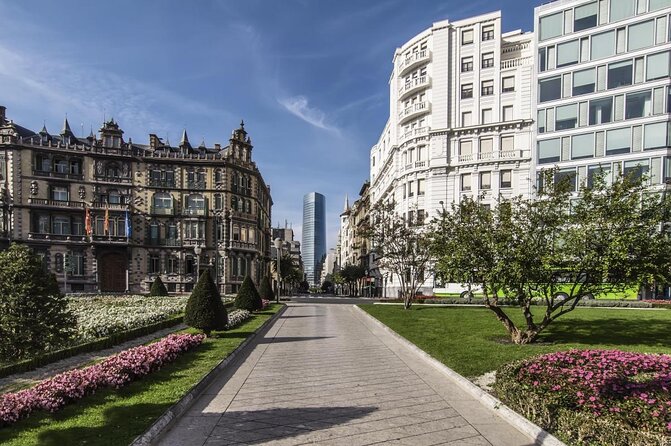 Bilbao Night Tour - Meeting and Pickup Details